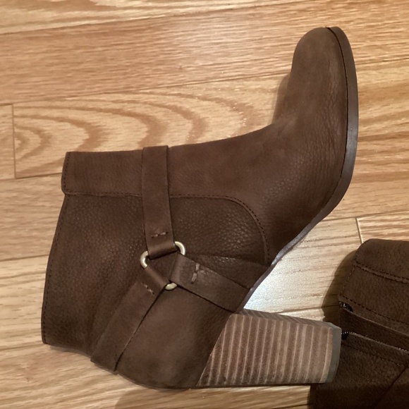 Cole Haan Brown Leather Calixta Booties size 7 - Picture 4 of 16